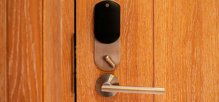 Automatic Locking Door Knob Welland