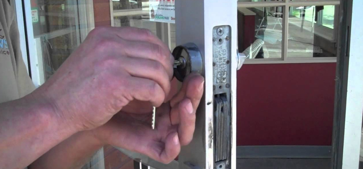 commercial door lock repair Welland